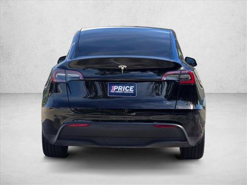 Used 2025 Tesla Model Y Long Range RWD image 7