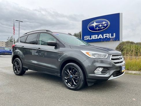 Used 2019 Ford Escape SEL image 2