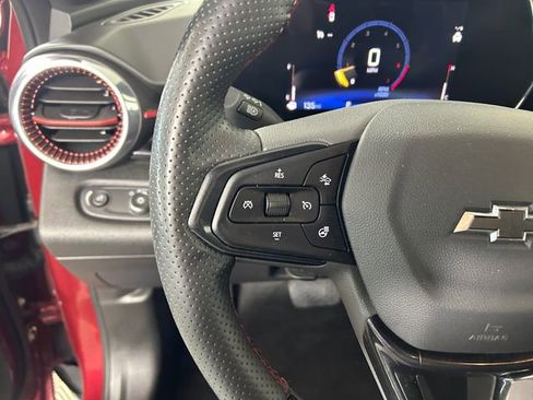 Used 2025 Chevrolet Trax RS image 16