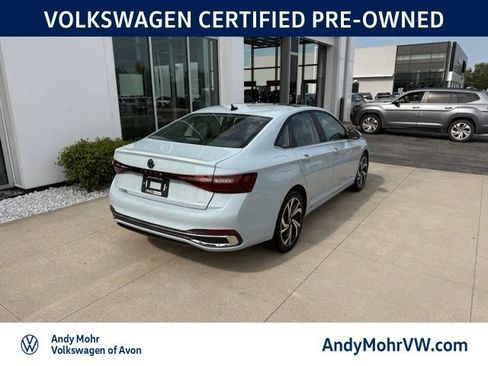 Used 2025 Volkswagen Jetta SEL FWD image 7