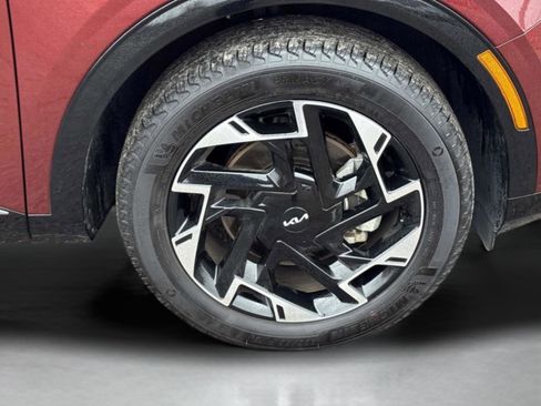 Certified 2024 Kia Sportage SX image 9