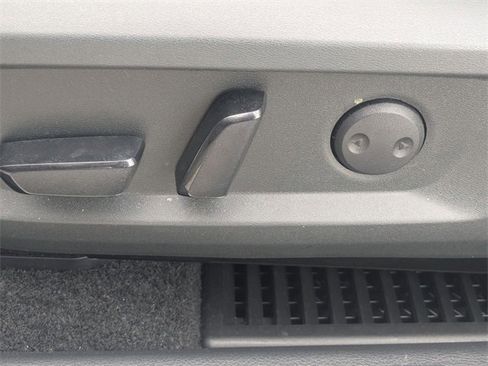 Used 2023 Nissan Rogue SL w/ SL Premium Package image 15