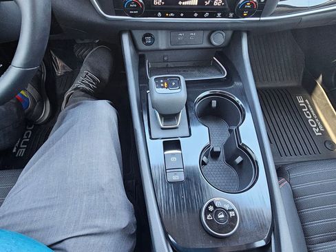 Used 2025 Nissan Rogue SV w/ Rock Creek Premium Package image 21