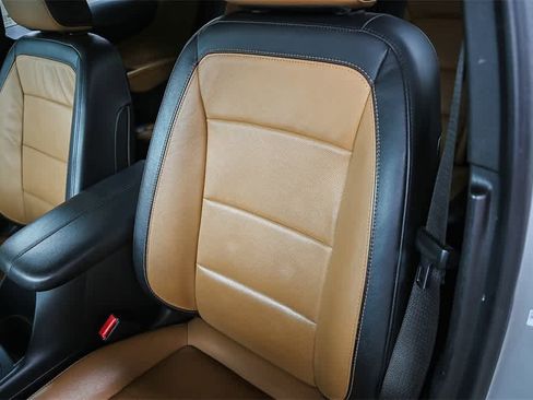 Used 2018 Chevrolet Equinox Premier image 24