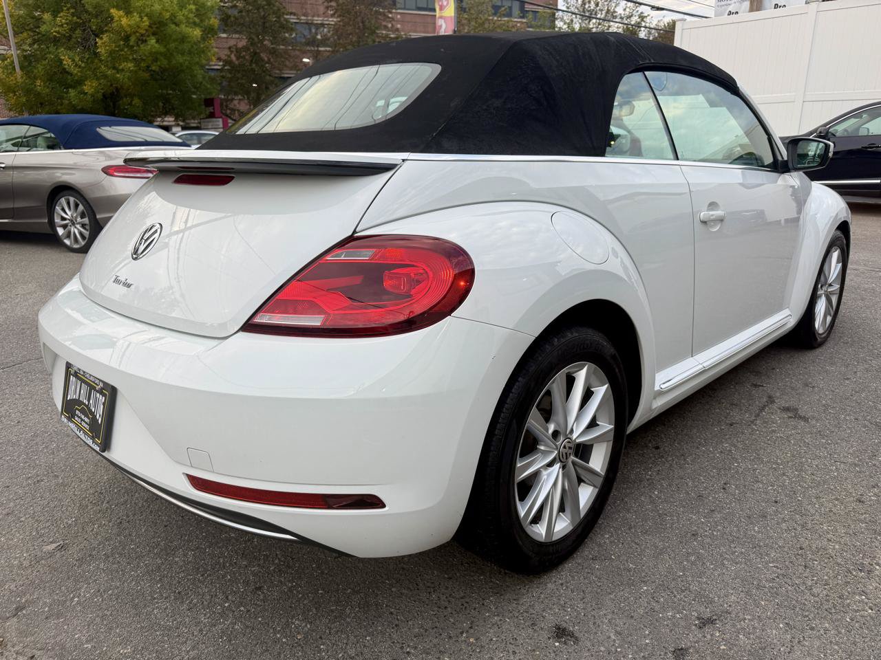 Used 2019 Volkswagen Beetle 2.0T SE FWD image 5