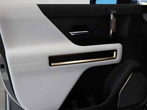 Used 2024 GMC Hummer EV 3X w/ Extreme Off-Road Package image 32