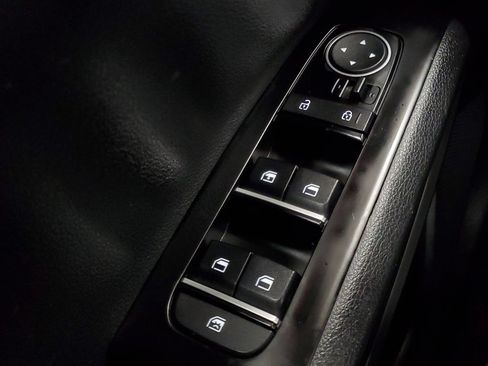 Certified 2025 Kia Soul LX w/ LX Technology Package FWD image 16