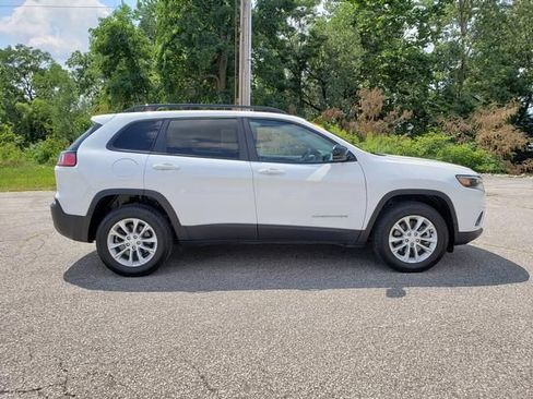 Used 2022 Jeep Cherokee Latitude Lux AWD/4WD image 2