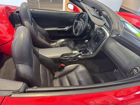 Used 2005 Chevrolet Corvette Convertible w/ Preferred Equipment Group image 10