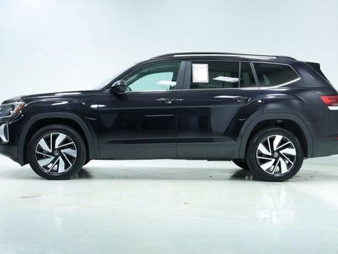 Used 2025 Volkswagen Atlas SE FWD image 4