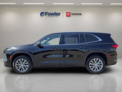 Used 2025 Buick Enclave Preferred FWD image 4