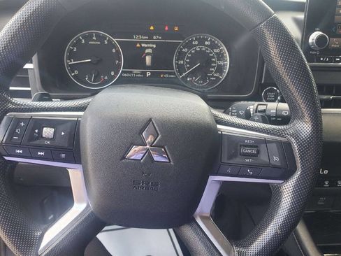 Used 2022 Mitsubishi Outlander ES image 13