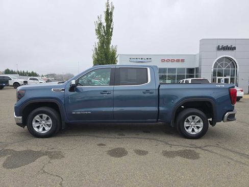 Used 2024 GMC Sierra 1500 SLE image 2