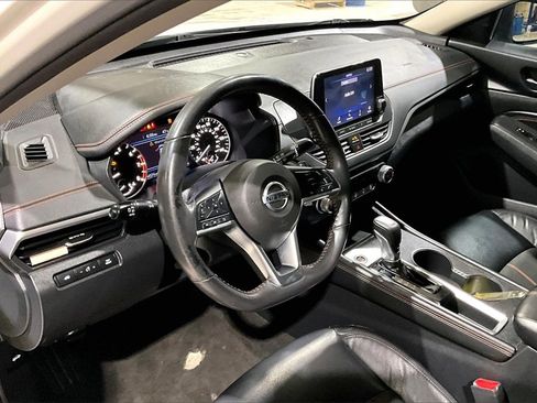 Used 2022 Nissan Altima 2.5 SR w/ Midnight Edition Package image 13