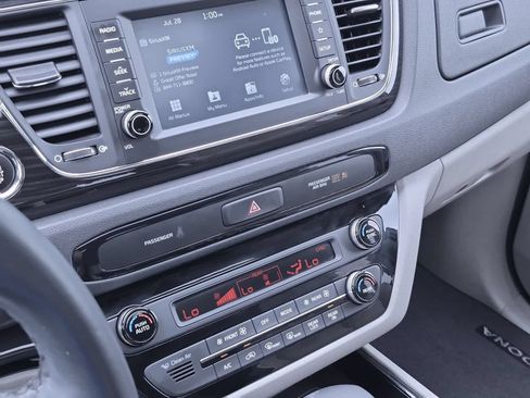 Used 2021 Kia Sedona EX w/ EX Premium Package FWD image 29