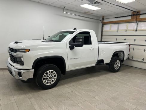 New 2026 Chevrolet Silverado 2500 LT image 6