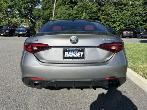 Used 2018 Alfa Romeo Giulia Ti Sport w/ Quick Order Package 22S Sport AWD/4WD image 7
