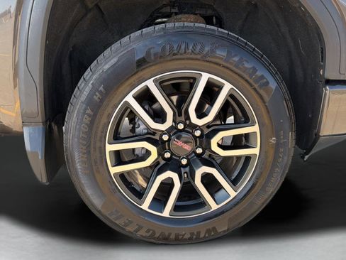 Used 2019 GMC Sierra 1500 AT4 w/ AT4 Premium Package AWD/4WD image 9