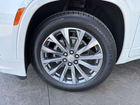 Used 2023 Chevrolet Traverse Premier image 5