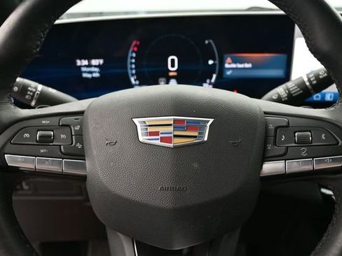 Used 2024 Cadillac XT4 Luxury w/ Cold Weather Package AWD/4WD image 31