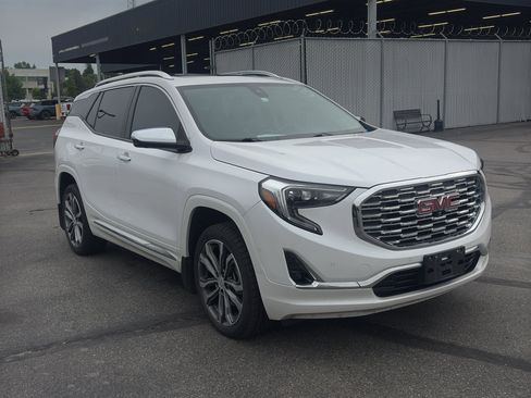Used 2020 GMC Terrain Denali w/ Denali Premium Package AWD/4WD image 1