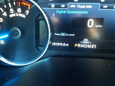 Used 2015 Ford F150 Platinum w/ Equipment Group 701A Luxury AWD/4WD image 22