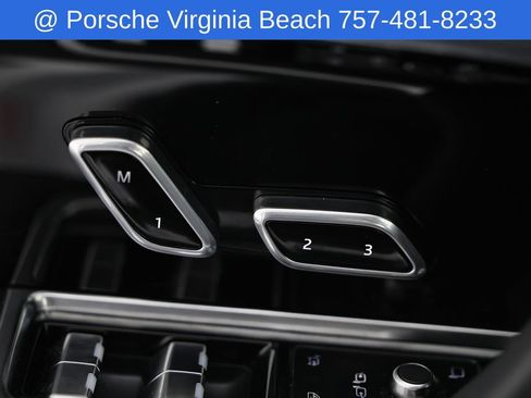 Used 2025 Land Rover Range Rover SE AWD/4WD image 17