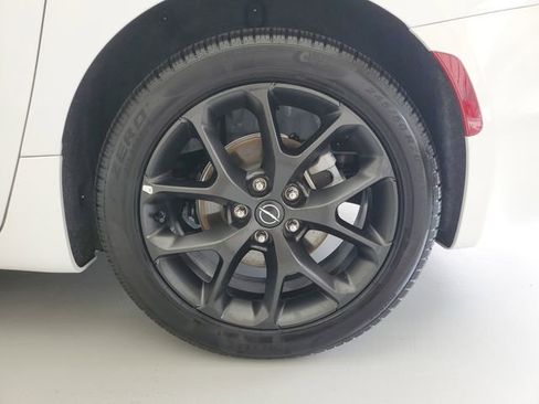 Used 2025 Chrysler Pacifica Limited FWD image 12