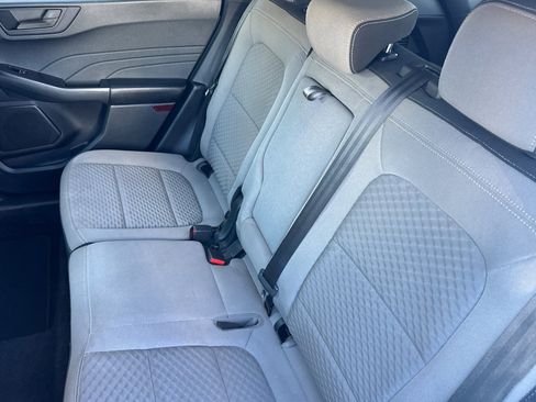 Used 2022 Ford Escape SE w/ SE Sport Appearance Package image 11