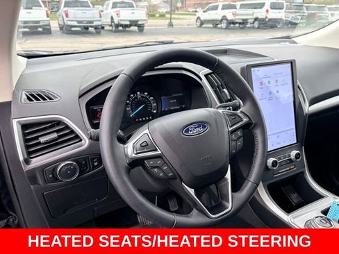 Used 2024 Ford Edge SEL w/ Convenience Package image 3