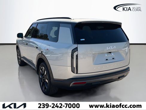 New 2027 Kia Telluride S image 3