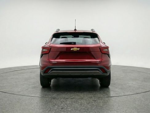 Used 2025 Chevrolet Trax LT FWD image 7
