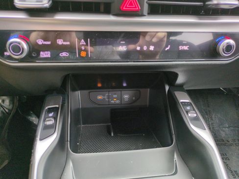 New 2025 Kia Sorento EX w/ Panoramic Sunroof Package AWD/4WD image 28