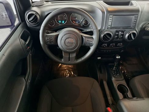 Used 2018 Jeep Wrangler Unlimited Sport S AWD/4WD image 10