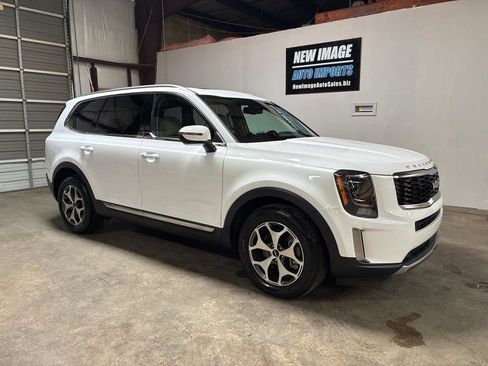 Used 2022 Kia Telluride EX FWD image 2