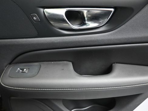 Certified 2024 Volvo V60 B5 Cross Country Ultimate image 15