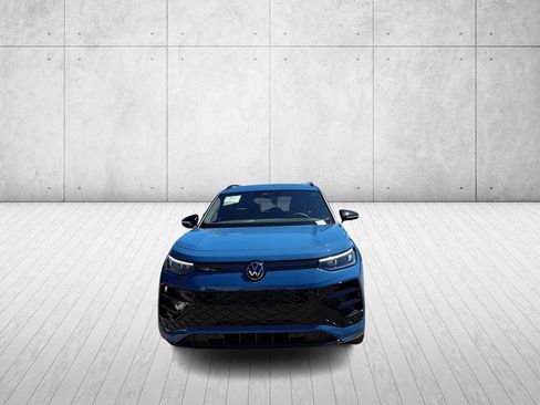 New 2026 Volkswagen Tiguan SE R-Line image 2