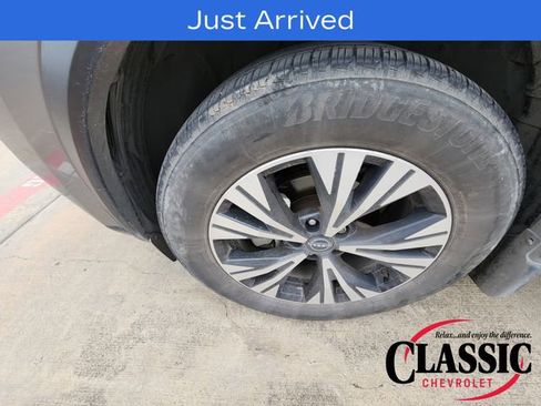 Used 2023 Nissan Rogue SV FWD image 11