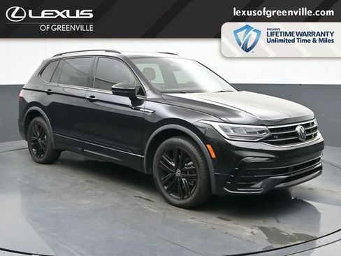 Used 2022 Volkswagen Tiguan SE R-Line FWD image 1
