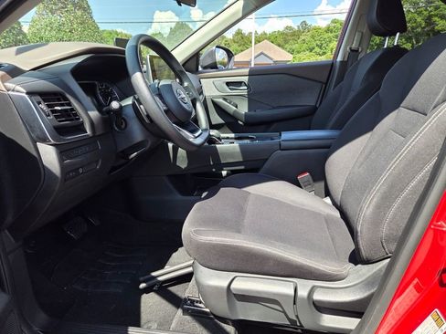 Used 2023 Nissan Rogue S FWD image 6