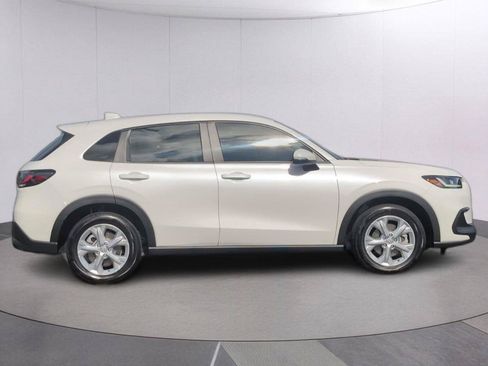 Used 2025 Honda HR-V LX image 8