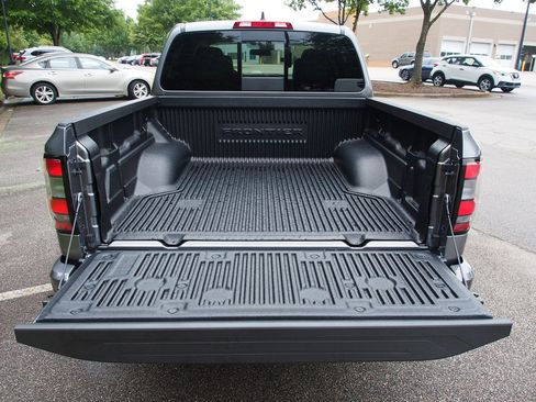 Used 2026 Nissan Frontier SV image 6