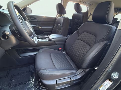 Used 2023 Nissan Pathfinder S FWD image 13
