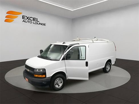 Used 2018 Chevrolet Express 2500 Extended w/ Driver Convenience Package image 40