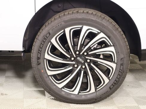 New 2026 Lincoln Navigator L Black Label AWD/4WD image 19