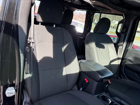 Used 2020 Jeep Wrangler Unlimited Sport image 15