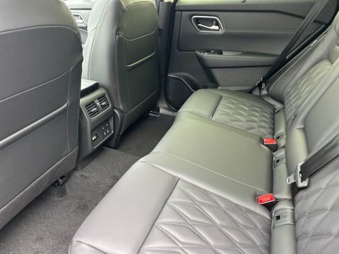 New 2026 Nissan Rogue Platinum w/ Platinum Premium Package image 11