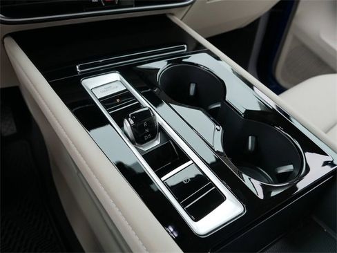 Certified 2025 Volkswagen Atlas SE image 31