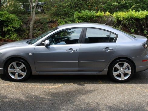 Used 2004 MAZDA MAZDA3 s FWD image 12