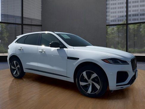 Used 2025 Jaguar F-PACE R-Dynamic S image 2